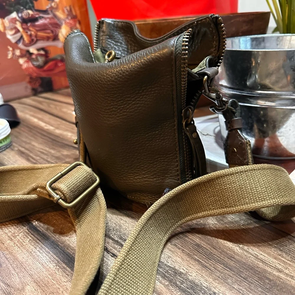 JCREW Designer Dark Green Leather Turnlock Crossbody Bag - Picture 3 of 8